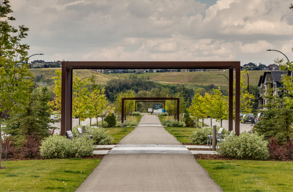 The arch filled walkway in Promenade Park in Wolf Willow.